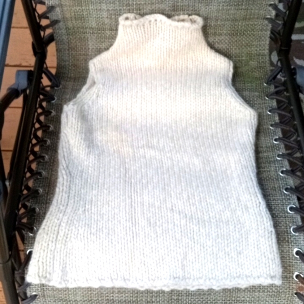 Wool and Angora sleeveless sweater